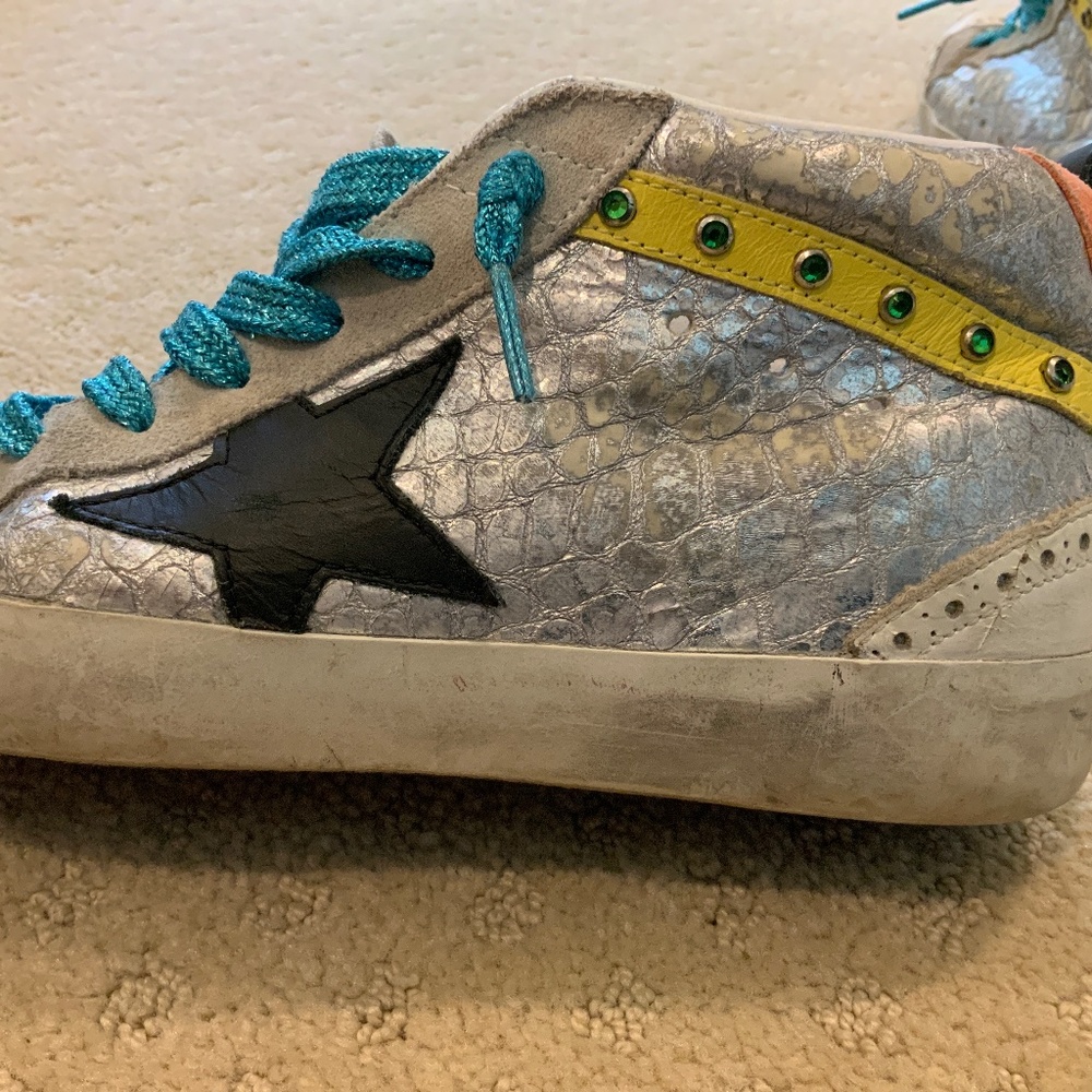 Golden Goose Gray and White Sneakers with Blue Laces - Picture 7 of 11